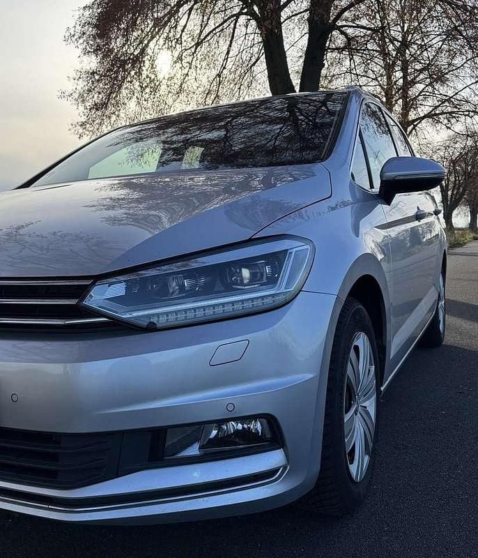 Gebraucht VW Touran Highline 150 PS (110 kW) 2015 Silber Van / Kleinbus