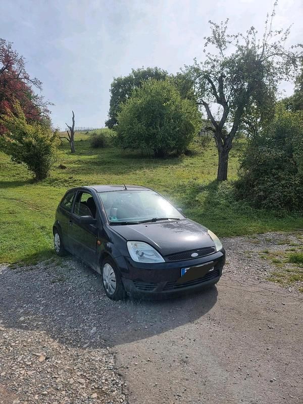 Gebraucht 2004 Ford Fiesta Kleinwagen | 300 € (Superpreis) - Bild 1/4