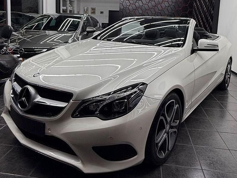 Weiß Gebraucht 2013 Mercedes E200 Cabrio | 21.990 € (Fairer Preis) - Bild 1/4