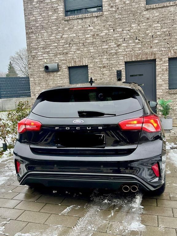 Gebraucht Ford Focus ST-Line 125 PS (91 kW) 2018 Schwarz Limousine
