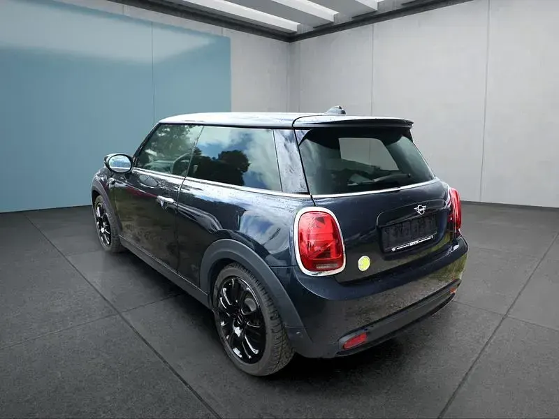 Gebraucht Mini Cooper SE 135 kW (184 PS) 2022 Schwarz Kleinwagen