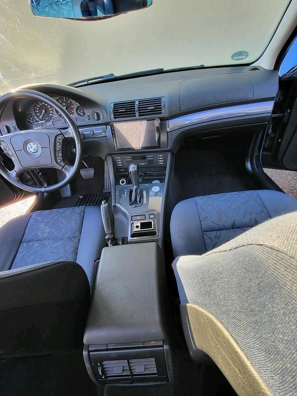 Gebraucht BMW 523 170 PS (125 kW) 1997 Violet Limousine