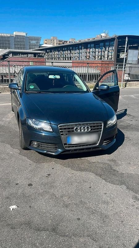 Blau Gebraucht 2012 Audi A4 Limousine | 6.800 € (Superpreis) - Bild 1/4
