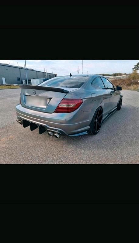 Schwarz Gebraucht 2011 Mercedes C350 Edition 1 Coupé | 15.799 € (Fairer Preis) - Bild 1/4