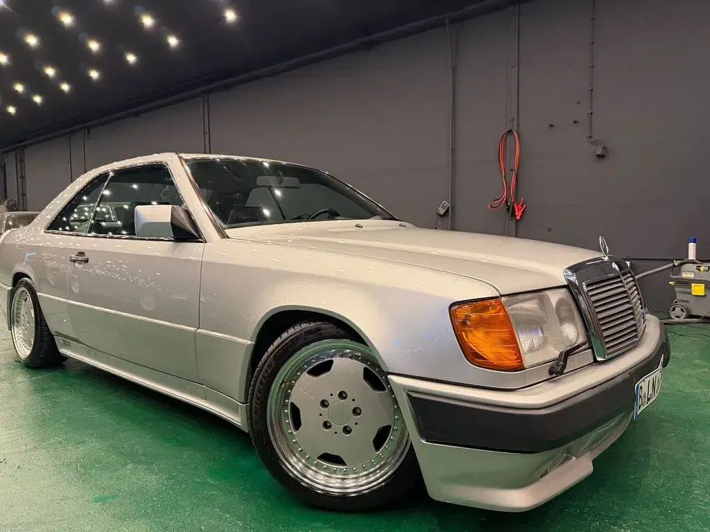 Gebraucht Mercedes E300 AMG 179 PS (131 kW) 1989 Silber Coupé