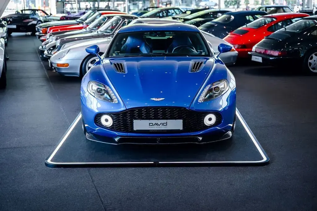 Używany Aston Martin Vanquish 604 KM (444 kW) 2017 Niebieski Coupe