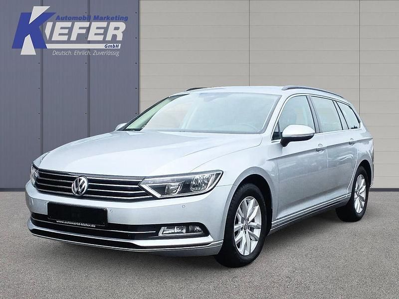 Silber Gebraucht 2019 VW Passat Kombi | 11.990 € (Superpreis) - Bild 1/4