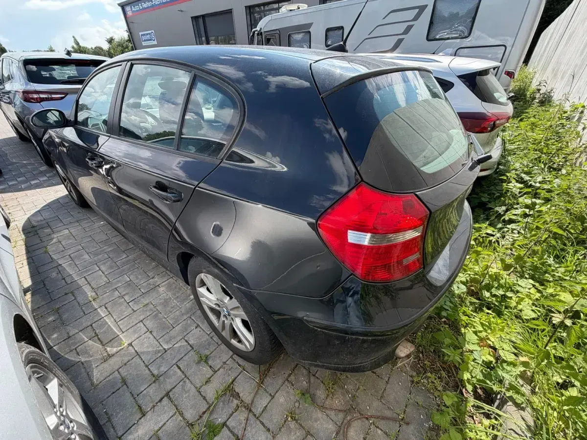 Gebraucht BMW 116 Advantage 116 PS (85 kW) 2009 Schwarz Kleinwagen