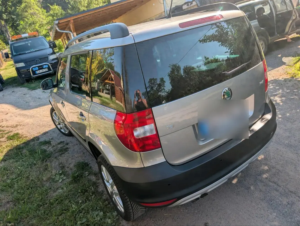 Gebraucht Skoda Yeti 122 PS (89 kW) 2011 Braun SUV
