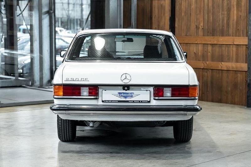 Gebraucht Mercedes 230 136 PS (100 kW) 1982 Weiß Coupé