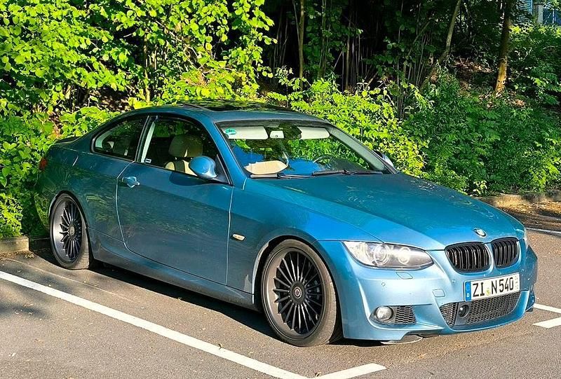 Blau Gebraucht 2008 BMW 335 Performance Coupé | 17.800 € (Fairer Preis) - Bild 1/4