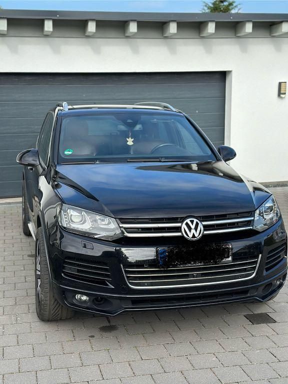 Schwarz Gebraucht 2013 VW Touareg Exclusive SUV | 15.990 € (Fairer Preis) - Bild 1/4