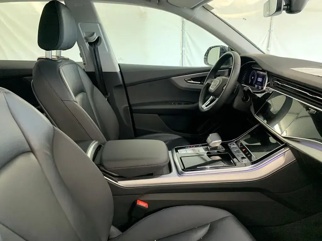 Gebraucht Audi Q8 S-Line 286 PS (210 kW) 2023 Navarrablau metallic SUV