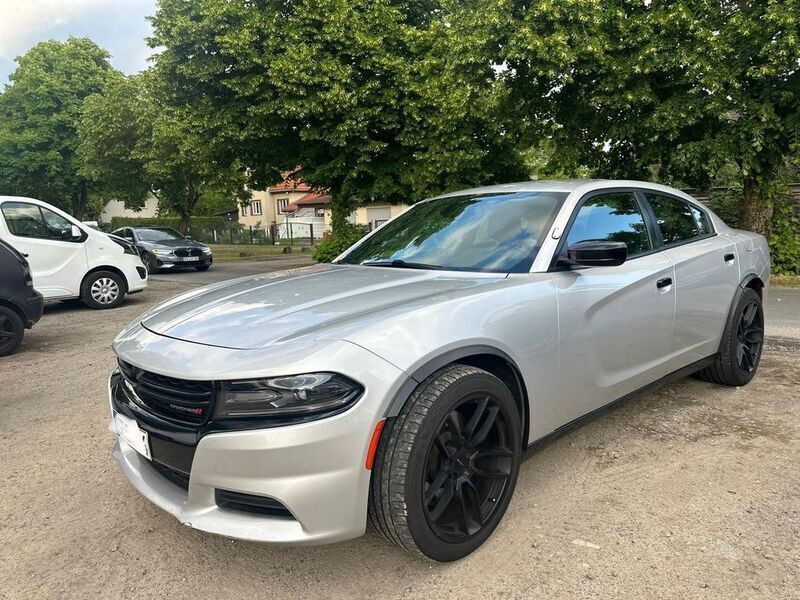 Silber Gebraucht 2018 Dodge Charger Limousine | 13.700 € - Bild 1/4