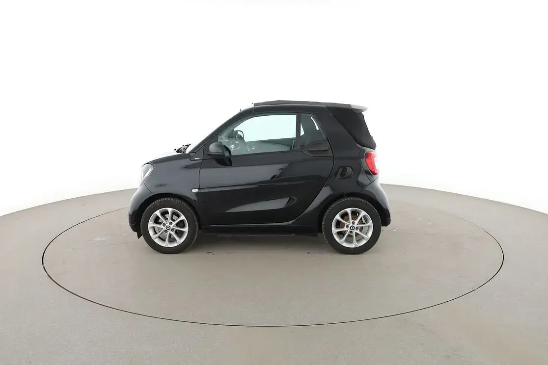 Używany Smart ForTwo Cabrio Basis 90 KM (66 kW) 2018 Czarny Kabriolet