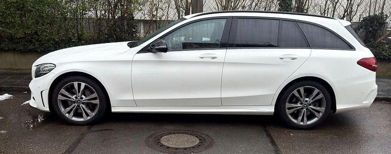 Gebraucht Mercedes C220 194 PS (142 kW) 2019 Weiß Kombi