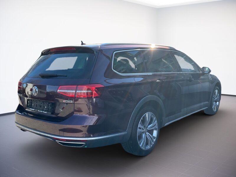 Gebraucht VW Passat Alltrack 220 PS (161 kW) 2018 Rot Kombi
