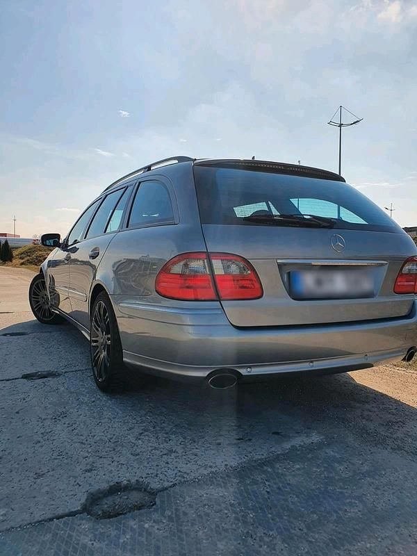 Gebraucht Mercedes E320 224 PS (164 kW) 2007 Grau Kombi