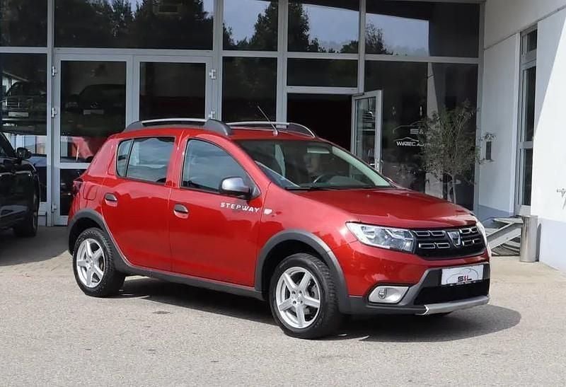 Gebraucht Dacia Sandero 95 PS (69 kW) 2020 Rot Limousine