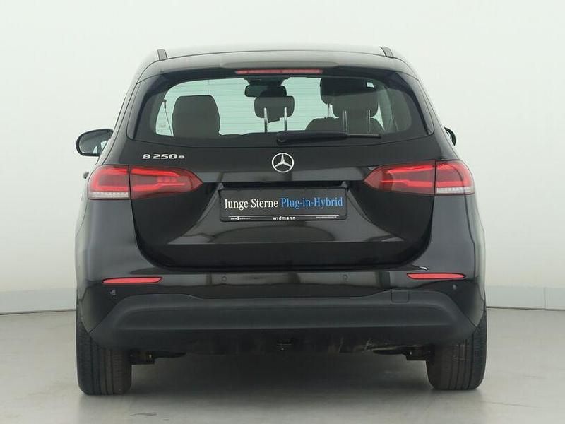 Gebraucht Mercedes B250e 160 PS (117 kW) 2022 Schwarz Van / Kleinbus