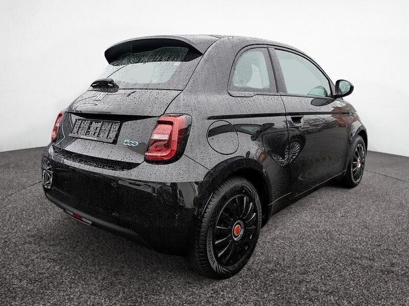 Gebraucht Fiat 500e Action 69 kW (95 PS) 2022 Onyx schwarz Kleinwagen