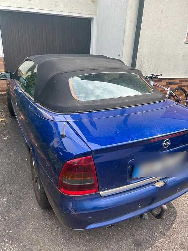 Blau Gebraucht 2003 Opel Astra Cabriolet Cabrio | 2.250 € - Bild 1/4