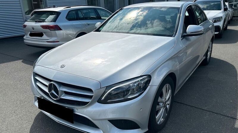 Iridiumsilber metalliclack Gebraucht 2020 Mercedes C180 Limousine | 26.990 € (Guter Preis) - Bild 1/4