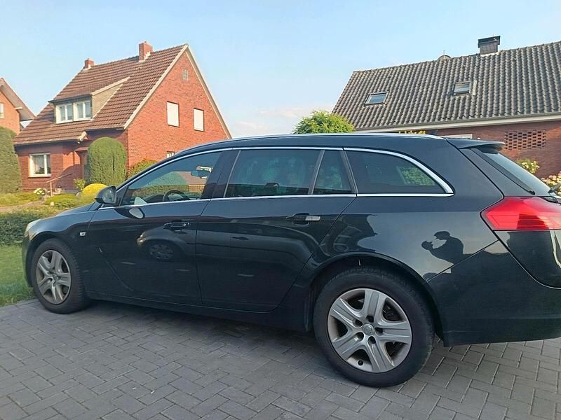 Gebraucht Opel Insignia 131 PS (96 kW) 2012 Schwarz Kombi