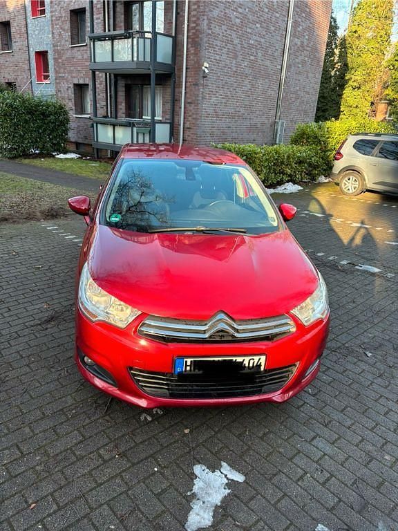 Rot Gebraucht 2015 Citroën C4 Start Limousine | 6.450 € (Fairer Preis) - Bild 1/4