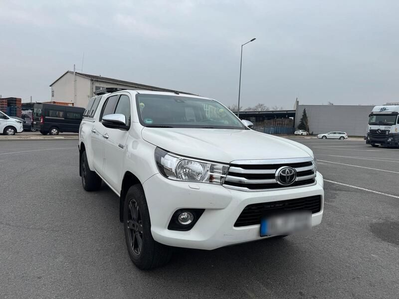 Weiß Gebraucht 2020 Toyota HiLux Abholung | 40.000 € (Teuer) - Bild 1/4