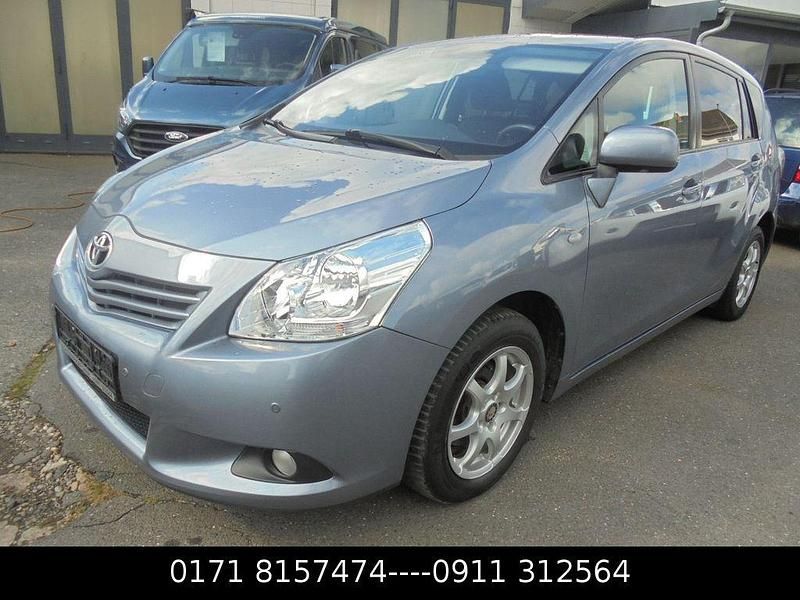 Blau Gebraucht 2012 Toyota Verso Travel Van / Kleinbus | 9.400 € (Fairer Preis) - Bild 1/4