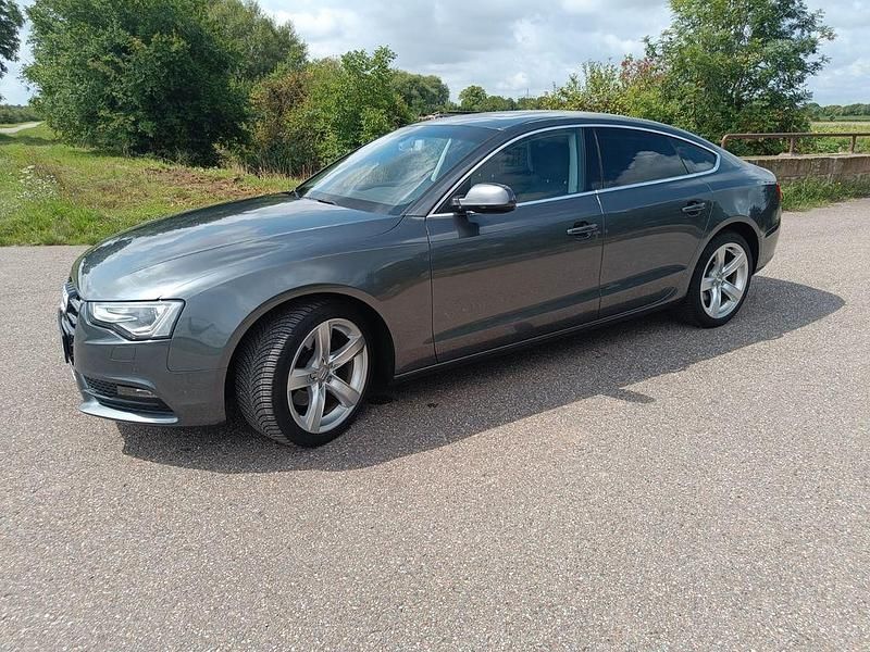 Grau Gebraucht 2016 Audi A5 Sportback Limousine | 19.300 € (Fairer Preis) - Bild 1/4