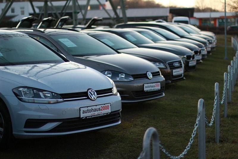 Silber Gebraucht 2013 VW Golf VII Trendline Limousine | 10.950 € (Etwas zu teuer) - Bild 1/1
