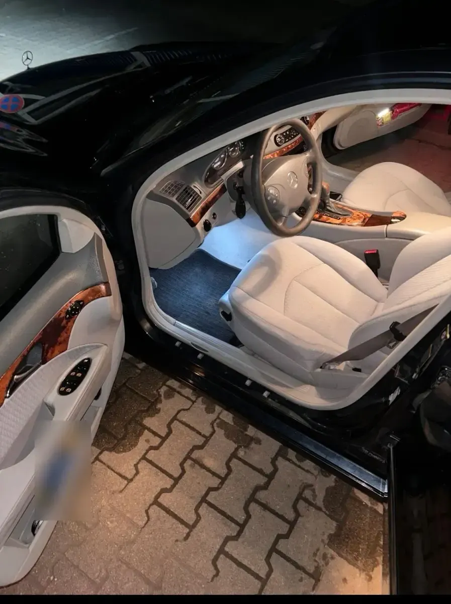 Gebraucht Mercedes E280 Elegance 190 PS (139 kW) 2004 Blau Limousine