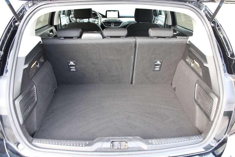 Gebraucht Ford Focus Cool & Connect 125 PS (91 kW) 2018 Schwarz Limousine