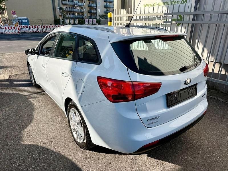 Gebraucht Kia Ceed Sportswagon Vision 90 PS (66 kW) 2014 Weiß Kombi
