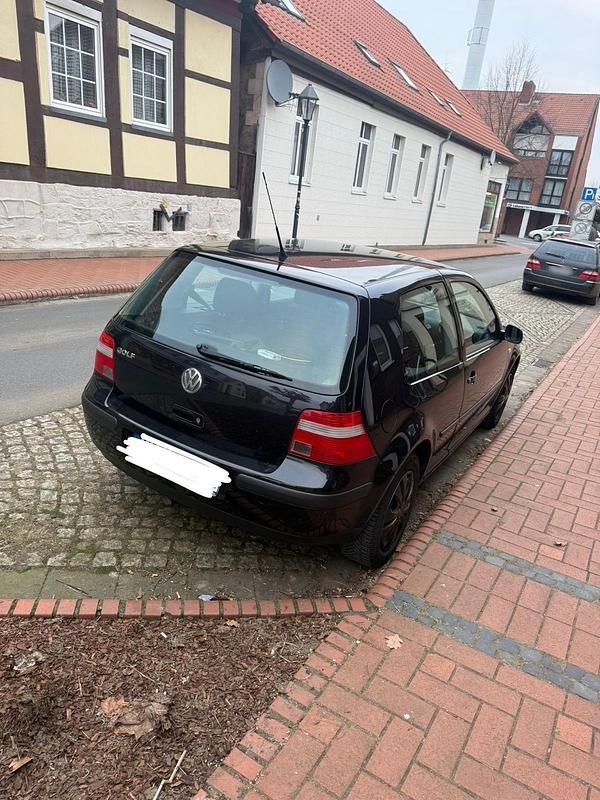 Gebraucht VW Golf IV 75 PS (55 kW) 2002 Schwarz Kleinwagen