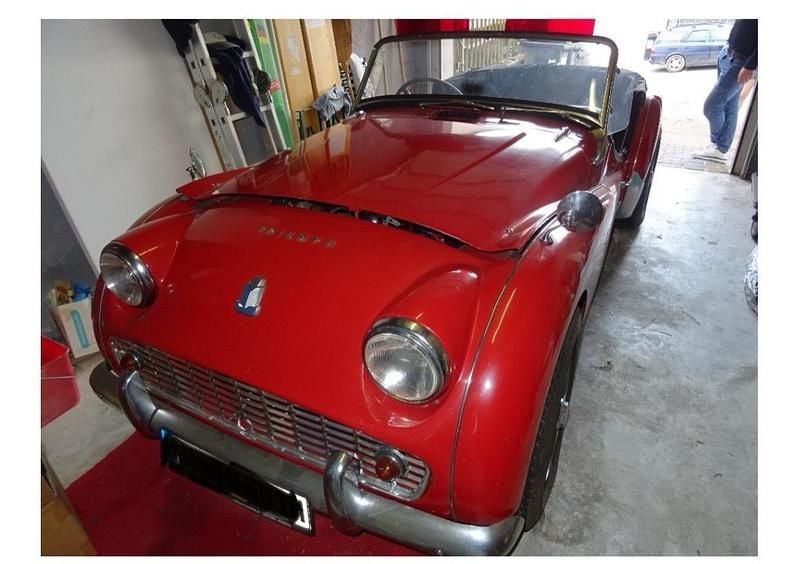 Rot Gebraucht 1959 Triumph TR3 Cabrio | 28.500 € - Bild 1/4