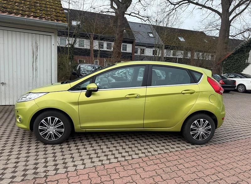 Gebraucht Ford Fiesta 82 PS (60 kW) 2009 Grün Kleinwagen