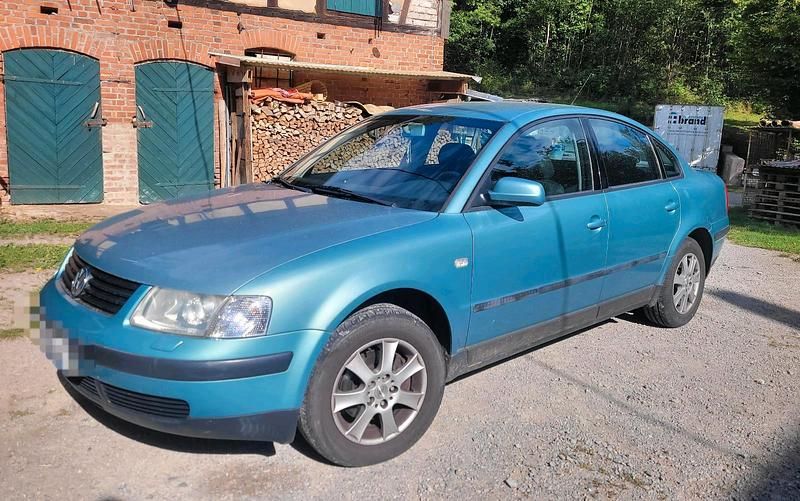 Andere farben Gebraucht 2000 VW Passat Limousine | 2.100 € (Fairer Preis) - Bild 1/4