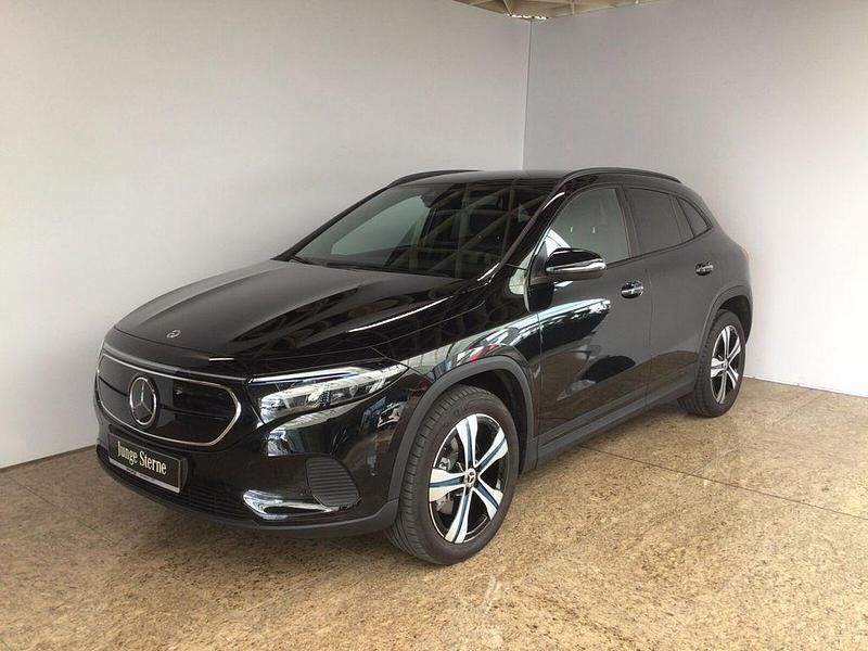 Gebraucht Mercedes EQA250 Electric Art 139 kW (190 PS) 2023 Lack kosmosschwarz (metallic) SUV