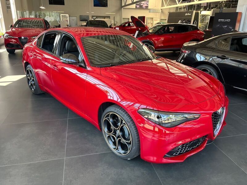 Neu Alfa Romeo Giulia 280 PS (205 kW) 2025 Rot Limousine