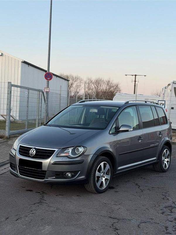 Grau Gebraucht 2007 VW Touran Cross Van / Kleinbus | 4.900 € (Guter Preis) - Bild 1/4