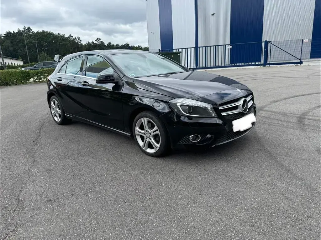 Gebraucht Mercedes A200 136 PS (100 kW) 2014 Schwarz Kleinwagen
