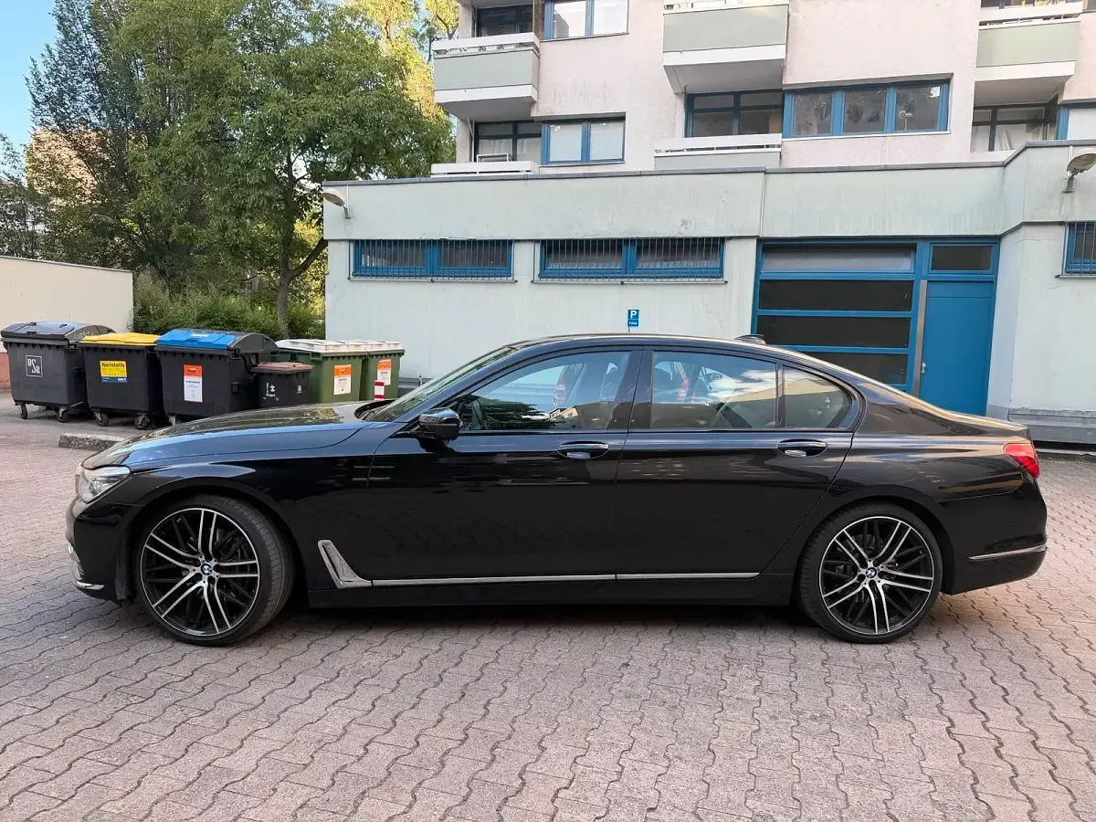Gebraucht BMW 730 265 PS (194 kW) 2016 Schwarz Limousine