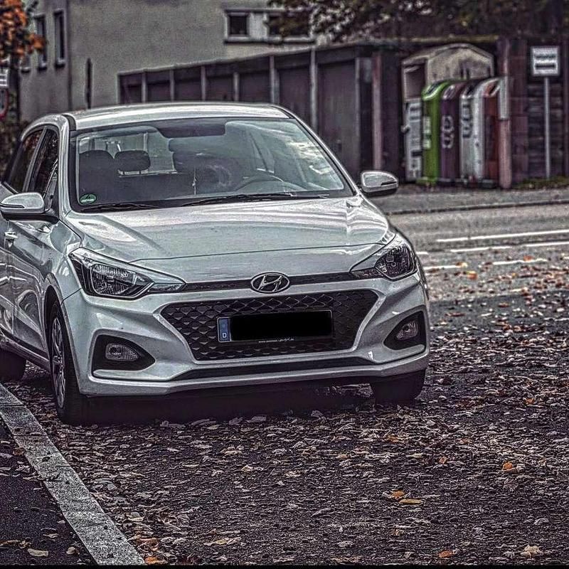 Gebraucht Hyundai i20 Select 75 PS (55 kW) 2019 Weiß Kleinwagen