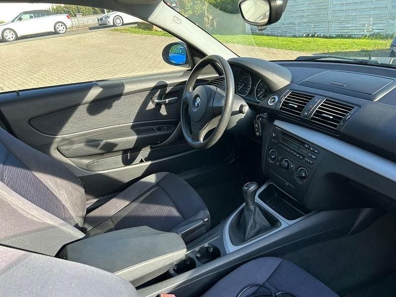 Second-hand BMW 116 122 CP (89 kW) 2007 Negru Hatchback