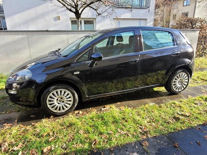 Schwarz Gebraucht 2011 Fiat Punto Life Kleinwagen | 3.900 € (Fairer Preis) - Bild 1/4