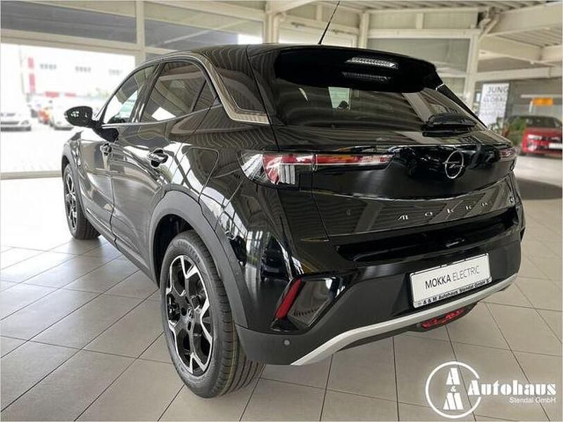 Gebraucht Opel Mokka-e Ultimate 100 kW (136 PS) 2023 Ktv  lackierung schwarz perla SUV