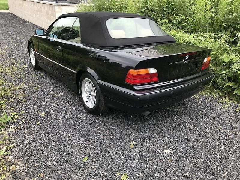 Gebraucht BMW 320 Cabriolet 150 PS (110 kW) 1997 Schwarz Cabrio